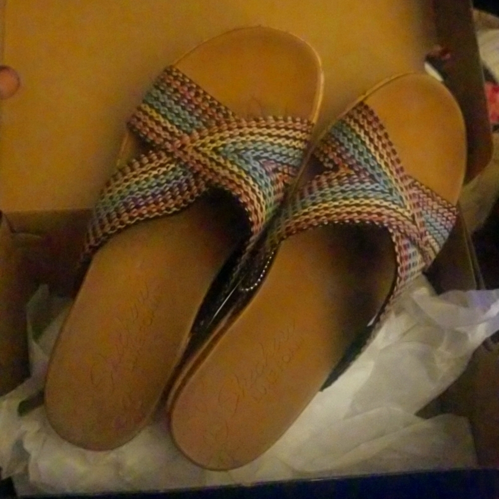 BNIB Beverlee Delighted Skecher wedge sandals